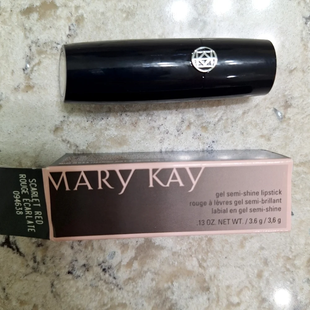Mary Kay Gel Semi-Shine Long Lasting Lipstick - Scarlet Red Color NIB (Red)